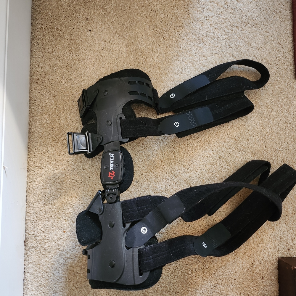 Black Knee Brace with Straps, Zoyer
